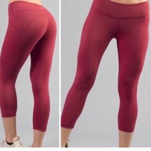 Buffbunny Camilla Cropped Leggings. Small